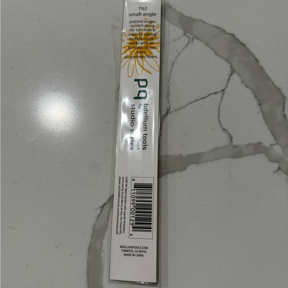 Bdellium Tools Professional Makeup Brush Studio Series - Small Angle 762 NWT - Picture 2 of 2